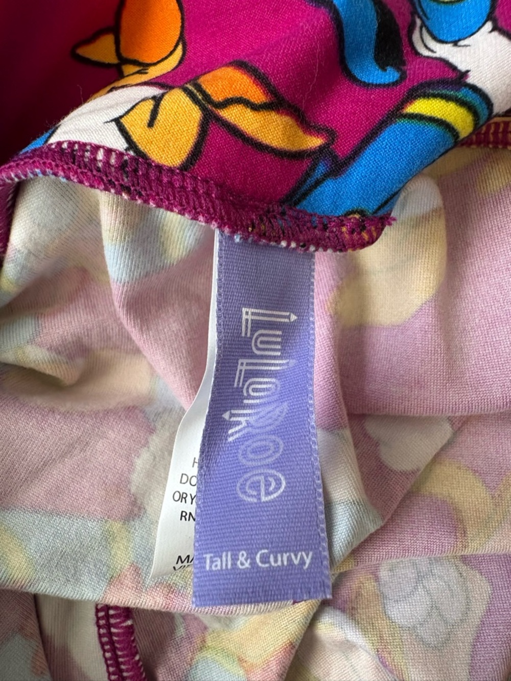 LuLaRoe Magenta Donald Duck Cartoon Leggings - Picture 2 of 5